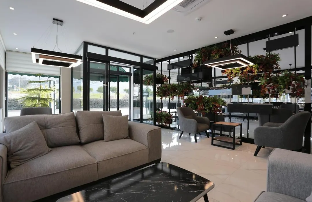 Avwan Hotel Çiğli-1