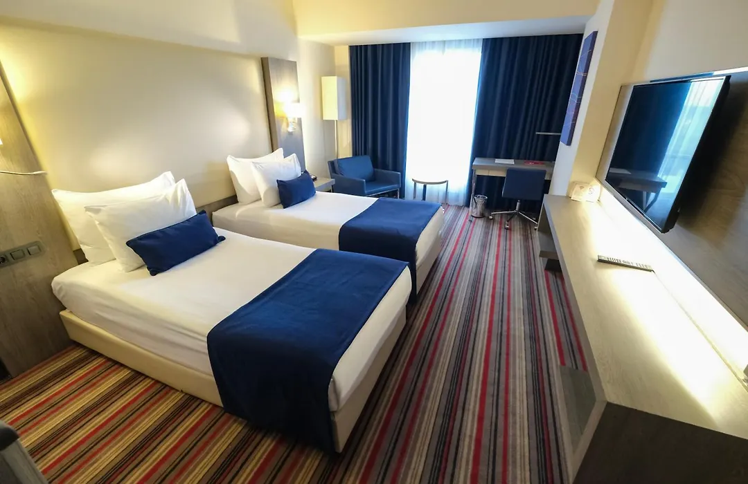 Ramada Plaza By Wyndham Izmir-1