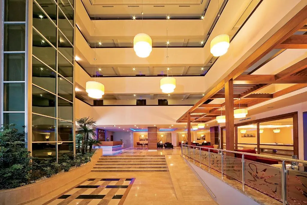Mom Hotel-1
