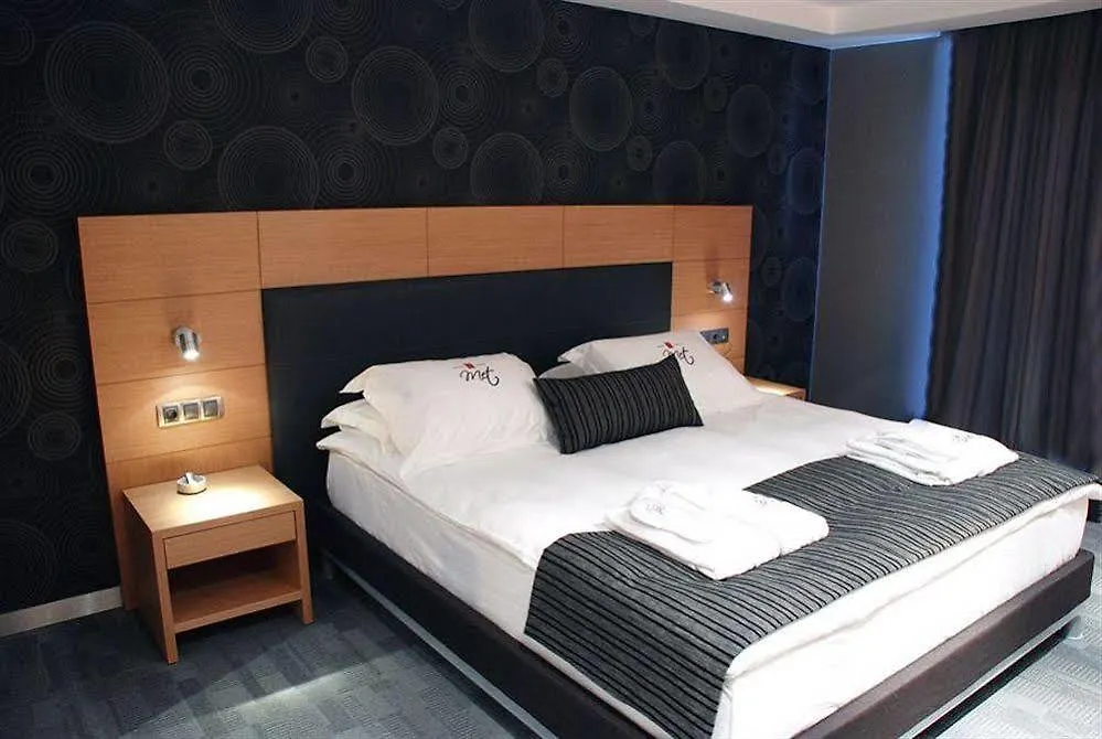 Met Design Hotel-1