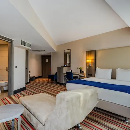 Ramada Plaza By Wyndham Izmir-3